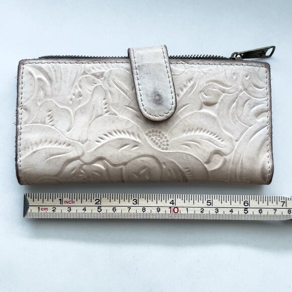 Patricia Nash Nazari Tooled Leather Bi Fold Wallet Ivory Cream - Picture 8 of 8